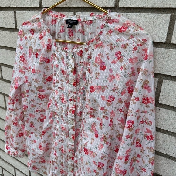 Talbots Petite Ruffle Pintuck Blouse MP White Pink Floral Cotton Cottagecore - Picture 3 of 10